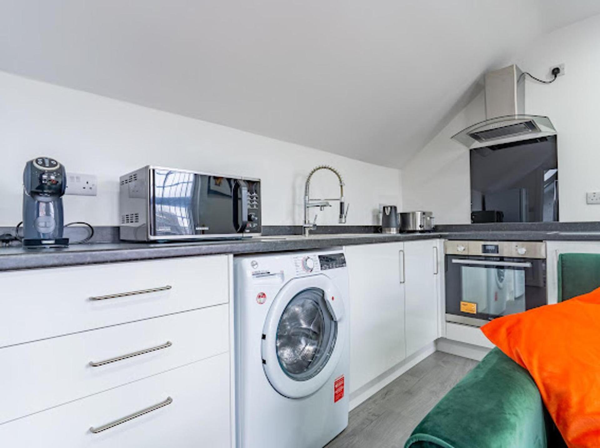 Cool Top Floor Apartment Very Near Birmingham Centre Exteriör bild